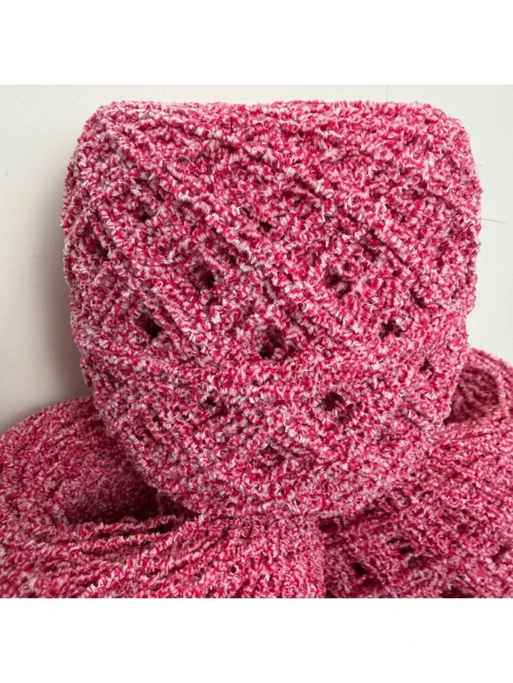 Reclaimed Chenille DK Yarn – 682 Yards – Pink White 298g (3 Cakes)